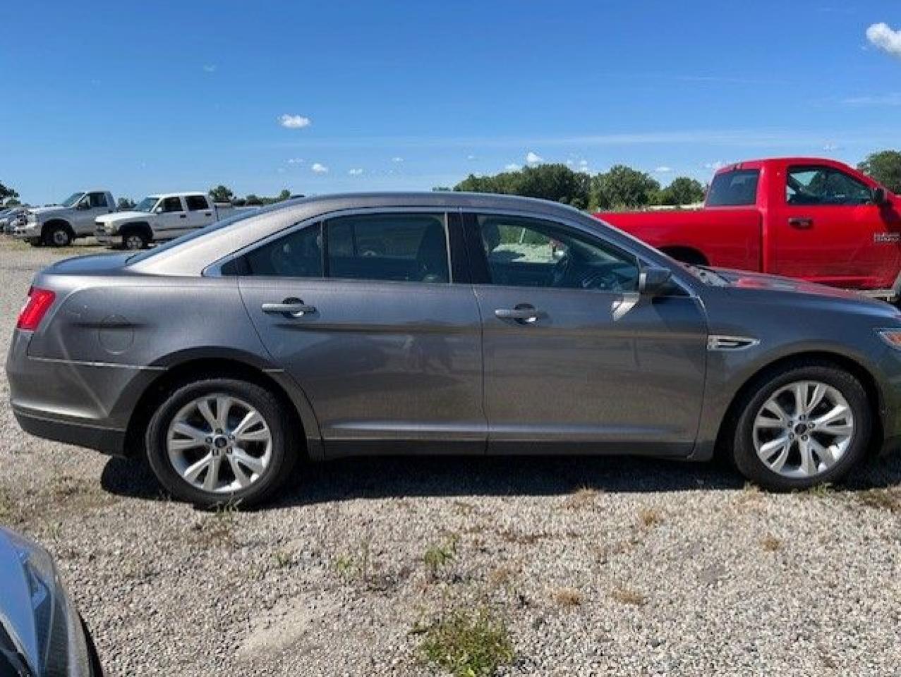 2012 Ford Taurus SEL - Photo #2