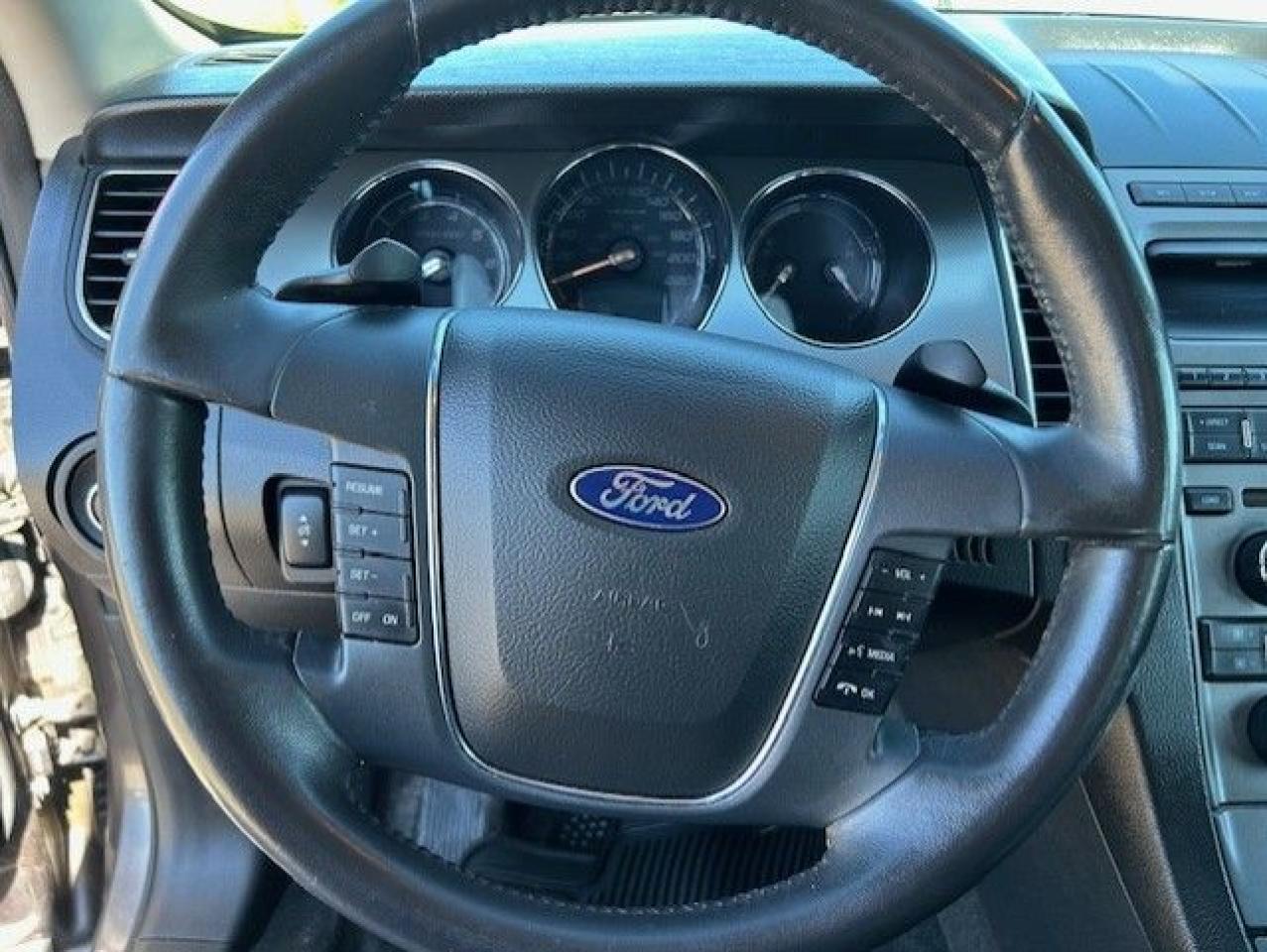 2012 Ford Taurus SEL - Photo #6