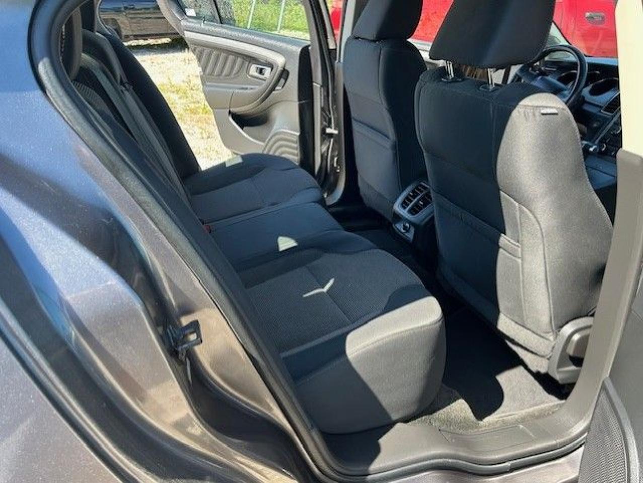 2012 Ford Taurus SEL - Photo #10