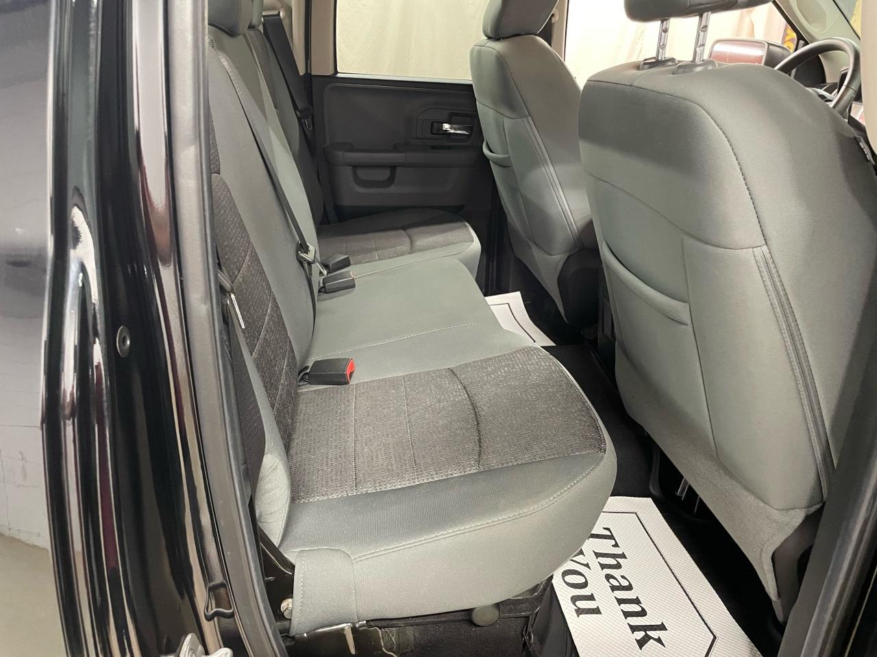 2014 RAM 1500 SLT Photo9