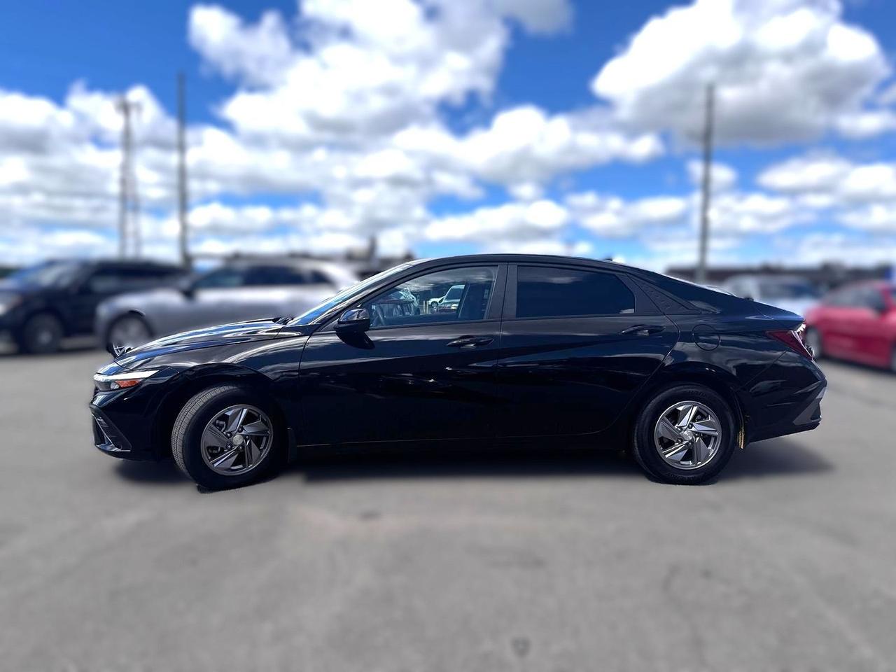 2024 Hyundai Elantra AUTO NO ACCIDENT HEATED SEATS CARPLAY LANE KEEPING Photo4