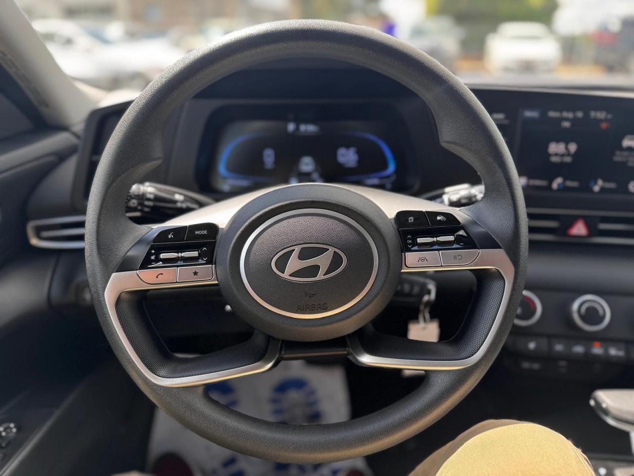 2024 Hyundai Elantra AUTO NO ACCIDENT HEATED SEATS CARPLAY LANE KEEPING - Photo #15