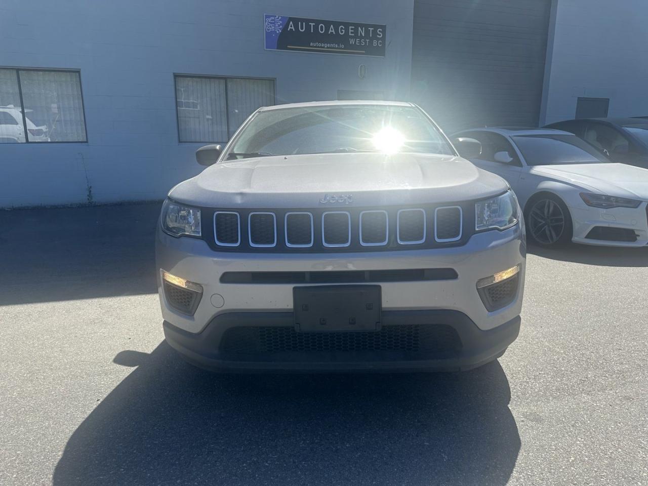 2019 Jeep Compass Sport FWD Clean Title BC Local - Photo #3