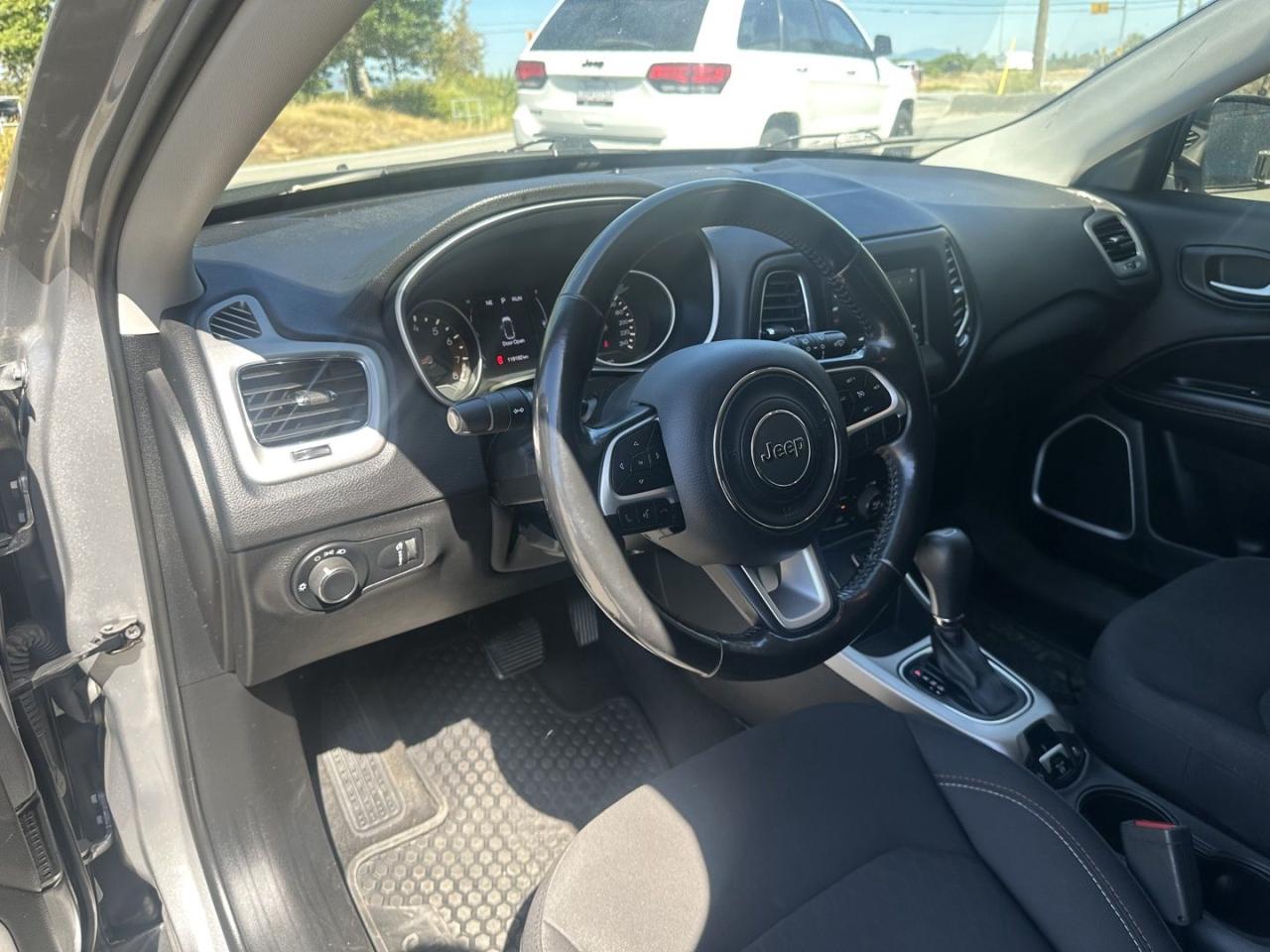2019 Jeep Compass Sport FWD Clean Title BC Local - Photo #12