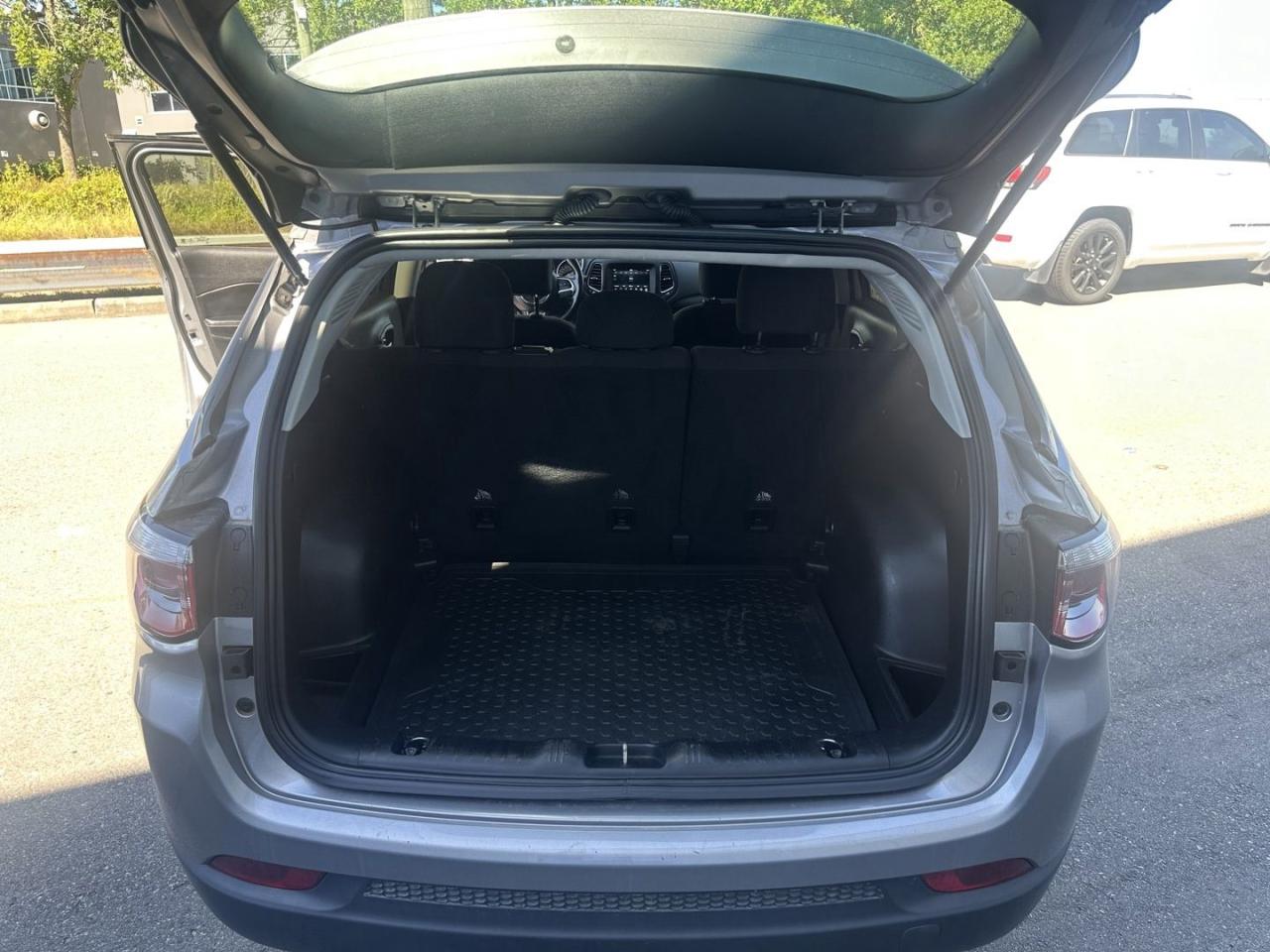 2019 Jeep Compass Sport FWD Clean Title BC Local - Photo #18