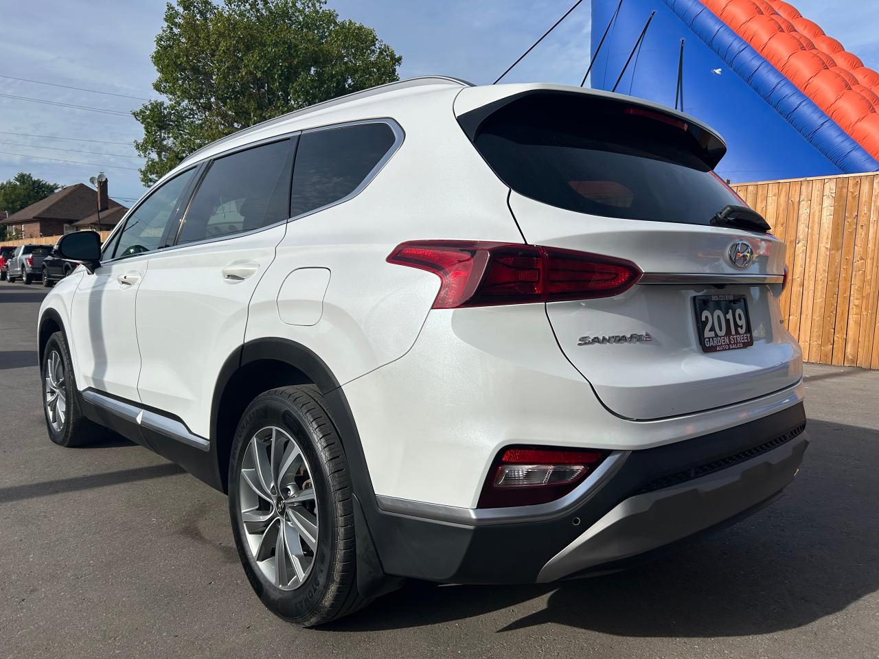 2019 Hyundai Santa Fe 2.4L Preferred AWD Photo2