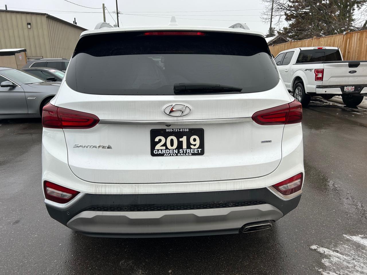2019 Hyundai Santa Fe 2.4L Preferred AWD Photo3