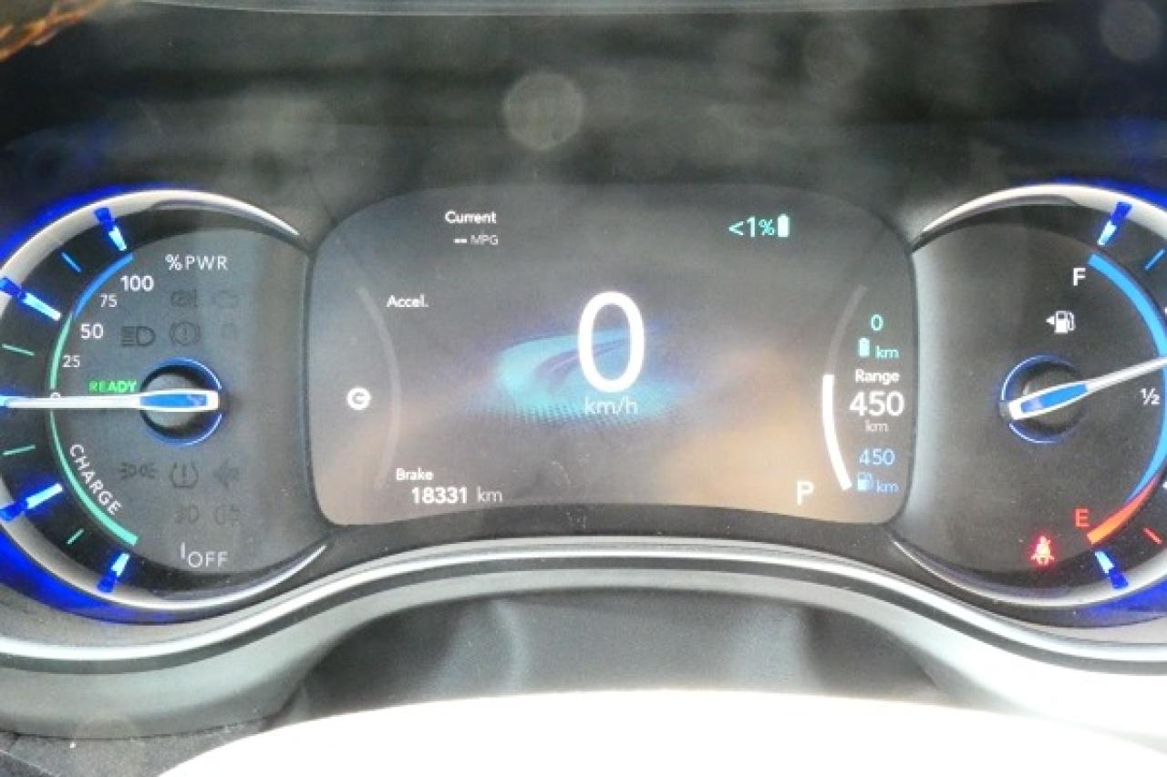 2024 Chrysler Pacifica Hybrid Pinnacle e-Hybrid 2WD w/H&C L, pano S/R, NAV, BUC - Photo #11