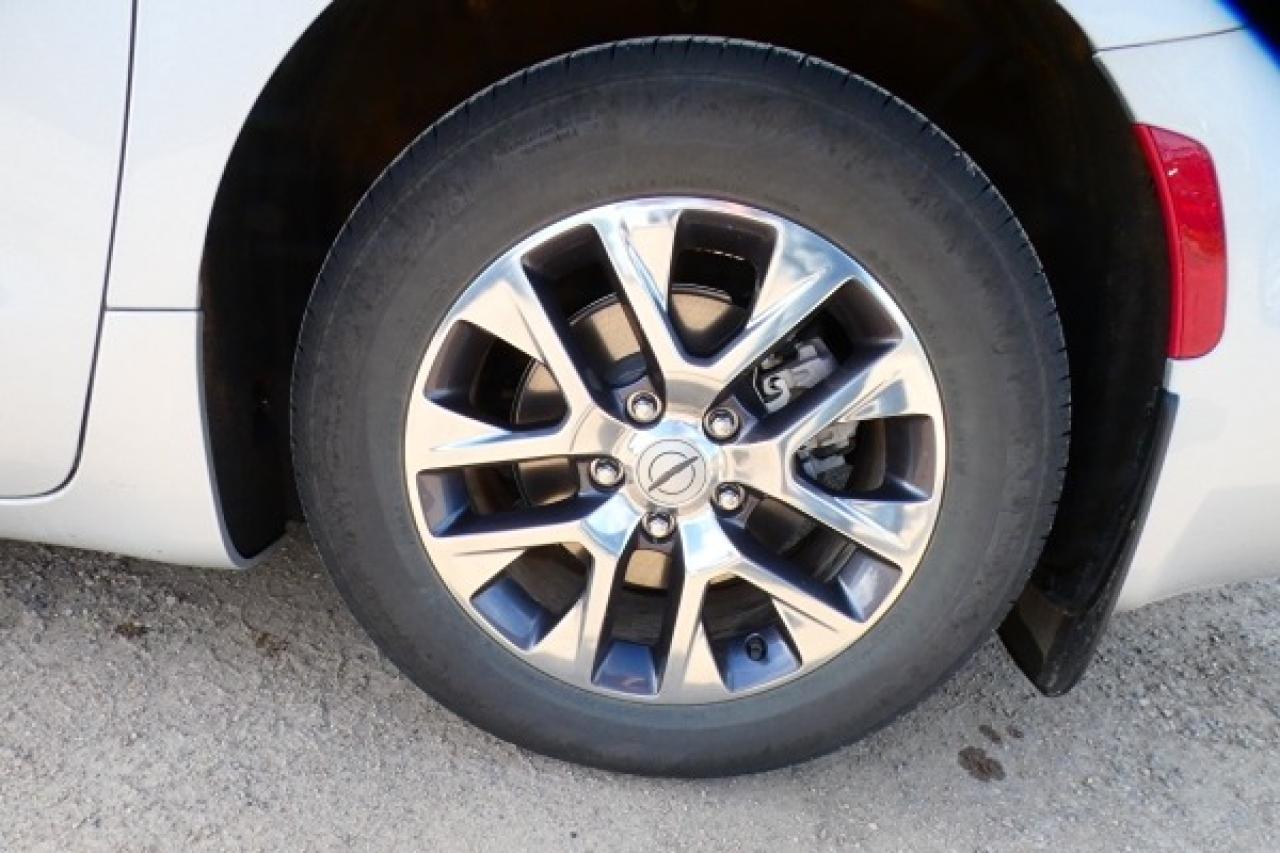 2024 Chrysler Pacifica Hybrid Pinnacle e-Hybrid 2WD w/H&C L, pano S/R, NAV, BUC - Photo #16