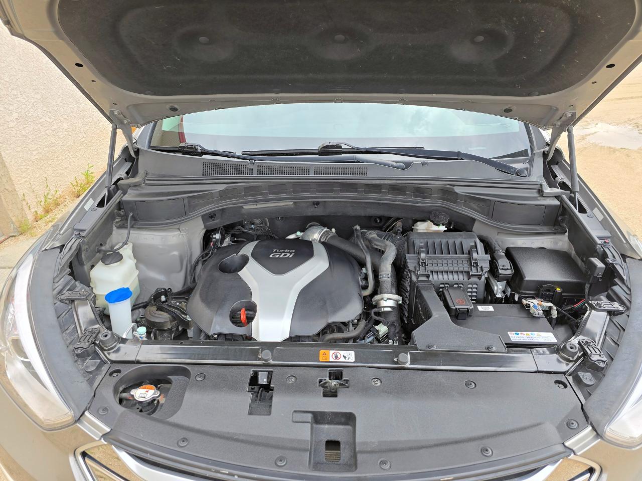 2016 Hyundai Santa Fe Sport Limited 117,342 KM, Loaded - Photo #4