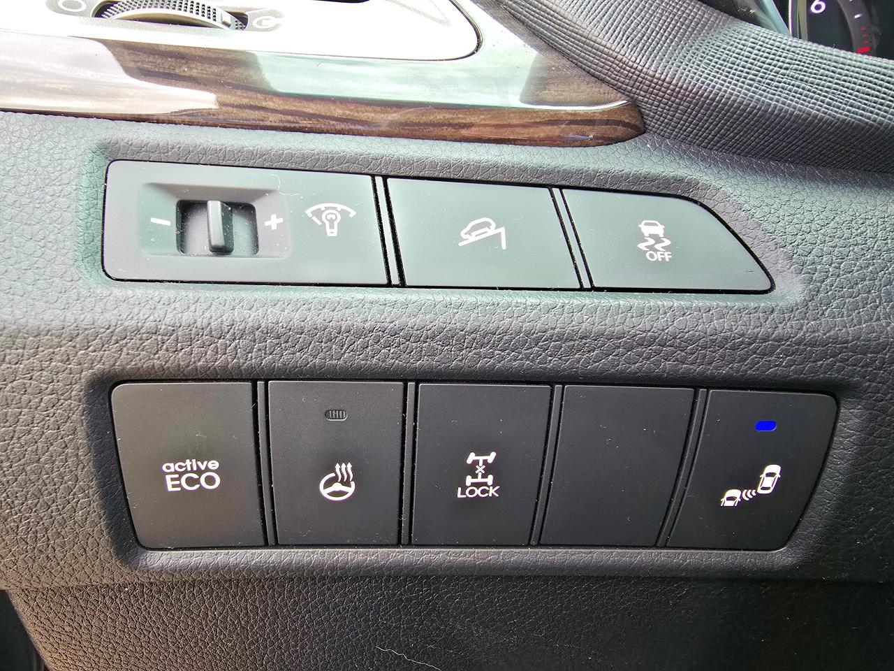 2016 Hyundai Santa Fe Sport Limited 117,342 KM, Loaded - Photo #10