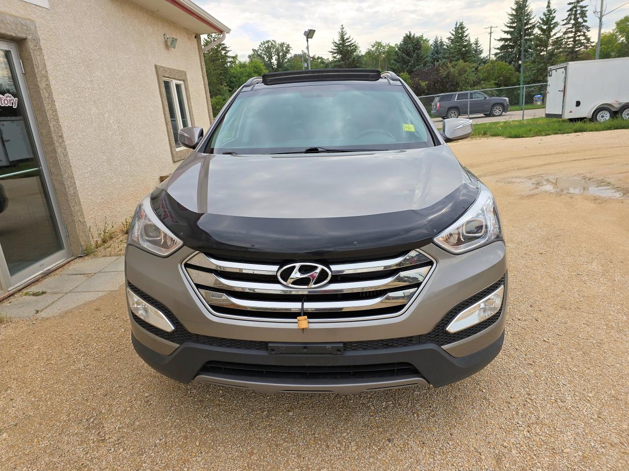 2016 Hyundai Santa Fe Sport Limited 117,342 KM, Loaded - Photo #2