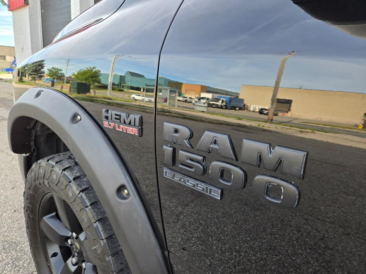 2021 RAM 1500 Classic SLT 4x4 - SUNROOF|CAMERA|ALPINE|ALLOY WHEELS - Photo #9