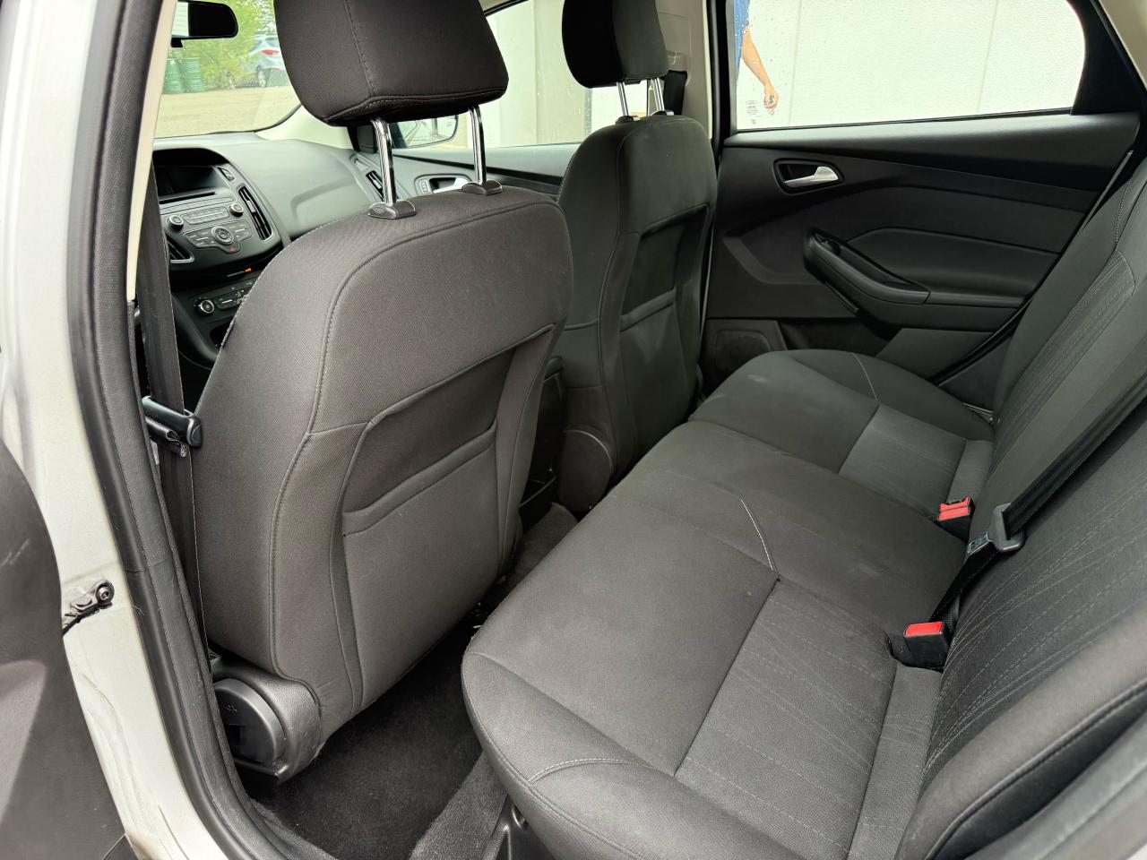 2015 Ford Focus SE - Photo #11
