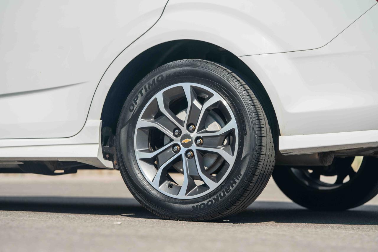2017 Chevrolet Sonic LT - Photo #20