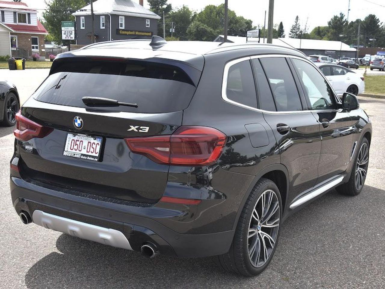 2018 BMW X3 xDrive30i Photo2