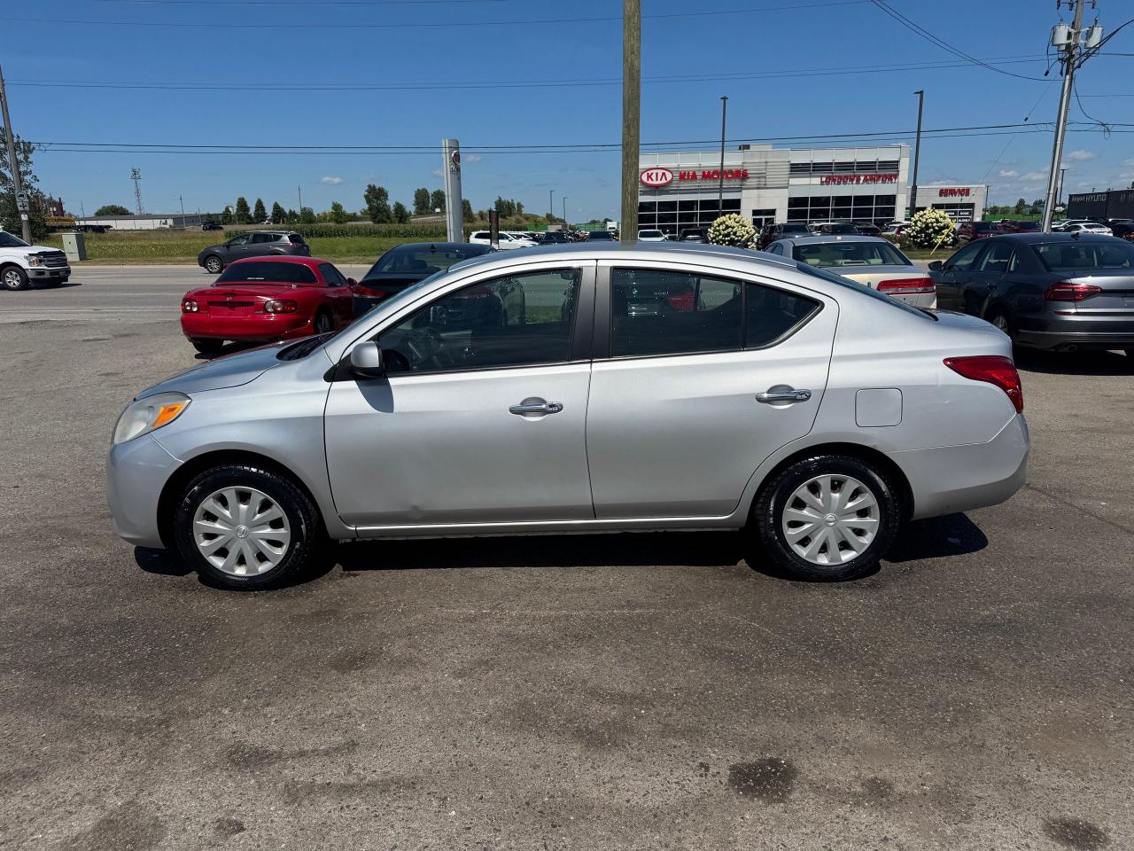2013 Nissan Versa SV, MANUAL, ONLY 49,000KMS, RELIABLE, CERTIFIED - Photo #2