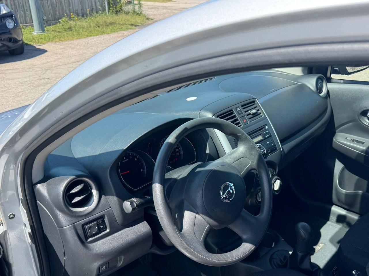 2013 Nissan Versa SV, MANUAL, ONLY 49,000KMS, RELIABLE, CERTIFIED - Photo #10