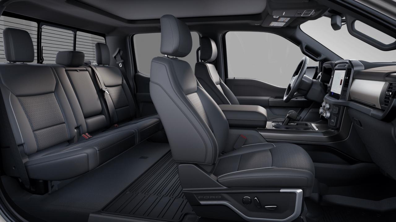 2025 Ford F-150 Lariat 4WD SuperCrew 5.5' Box Photo5