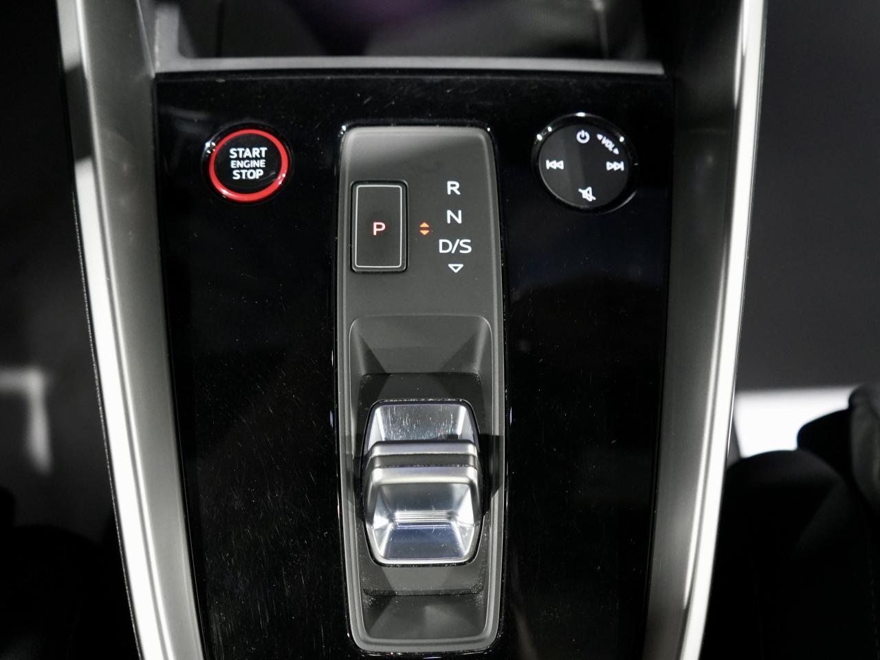 2022 Audi S3 Sedan Progressiv/ROOF/CARPLAY/DRIVE ASSIST/NO ACCIDENTS Photo