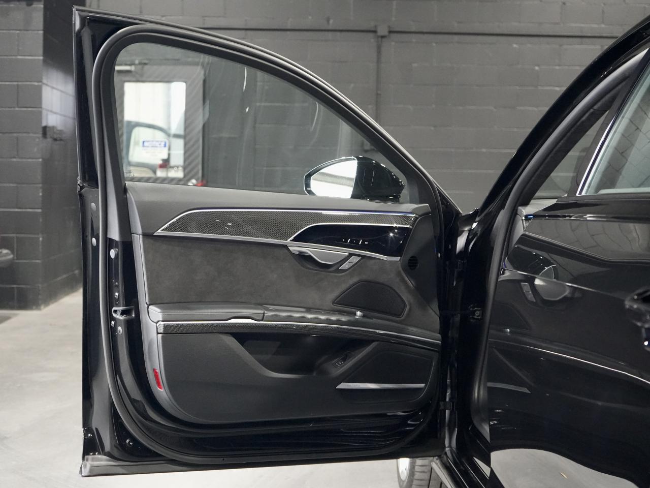 2021 Audi S8 HUD/CARBON FIBER/BANG&O/PANO/360 CAM/NO ACCIDENT Photo