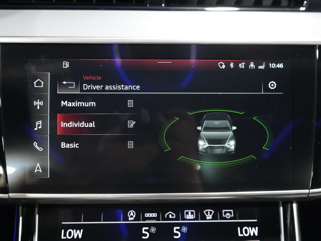 2021 Audi S8 HUD/CARBON FIBER/BANG&O/PANO/360 CAM/NO ACCIDENT Photo