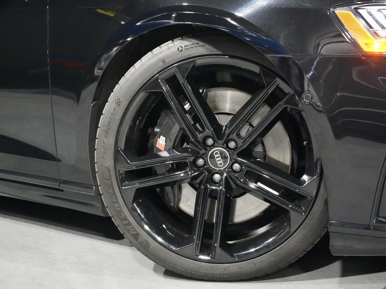 2021 Audi S8 HUD/CARBON FIBER/BANG&O/PANO/360 CAM/NO ACCIDENT Photo4