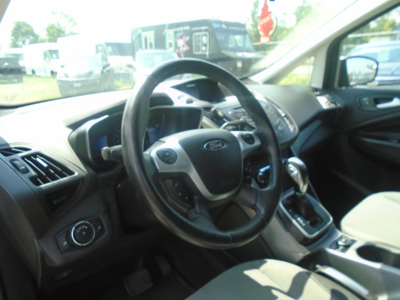 2014 Ford C-MAX 5DR HB SE - Photo #10