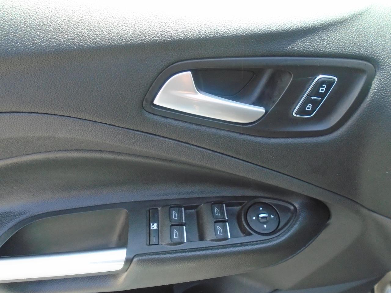 2014 Ford C-MAX 5DR HB SE - Photo #8