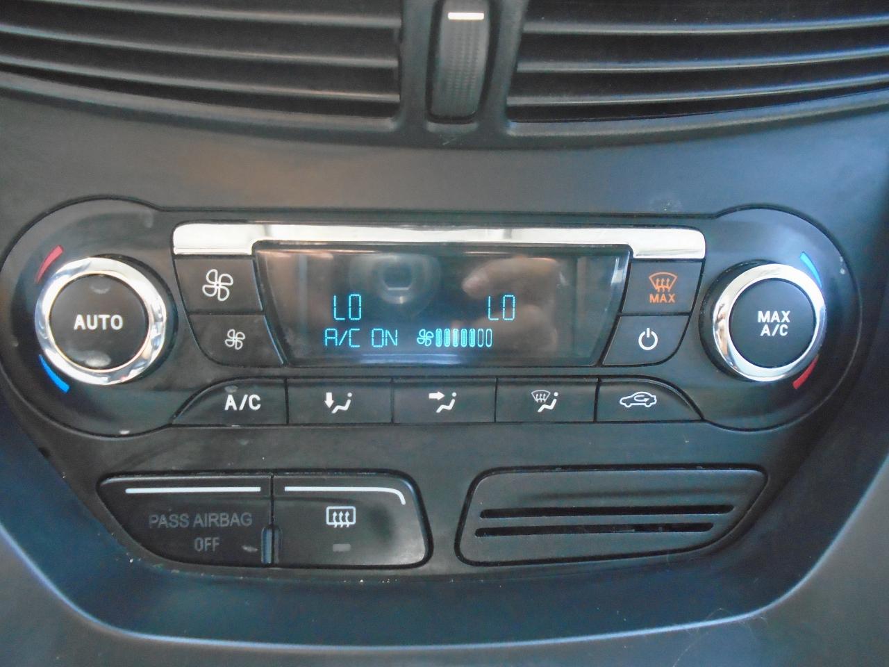2014 Ford C-MAX 5DR HB SE - Photo #14