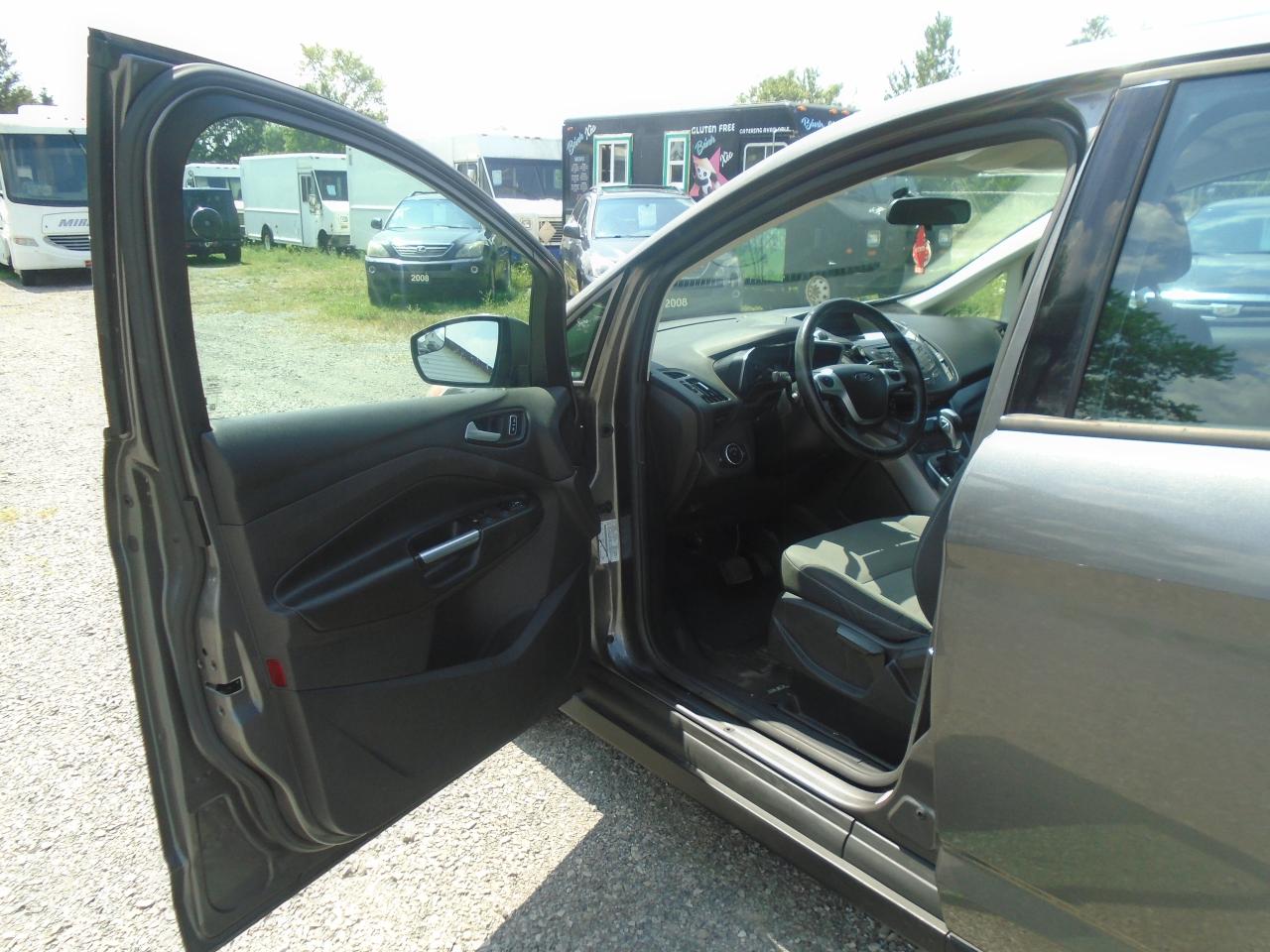 2014 Ford C-MAX 5DR HB SE - Photo #17