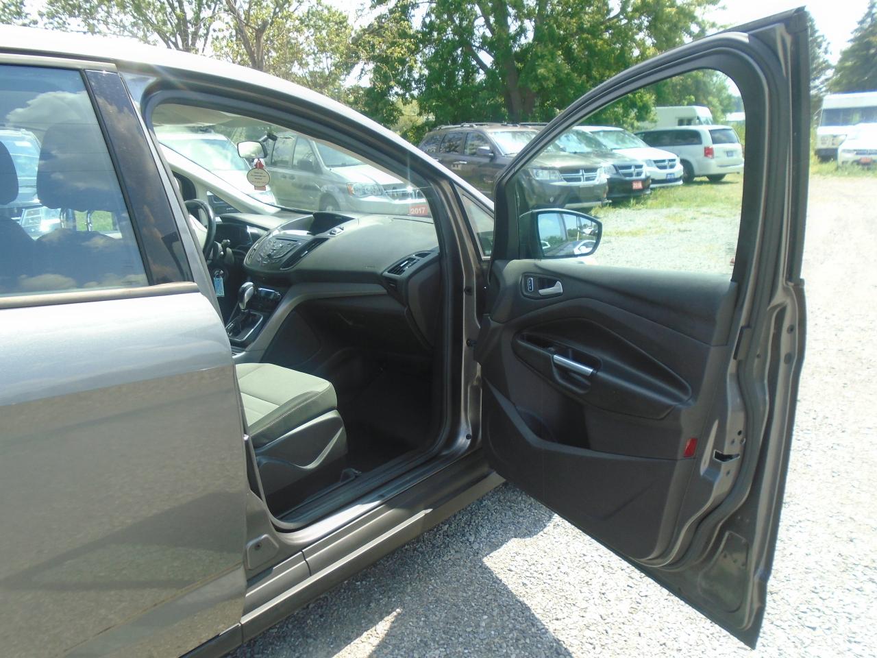2014 Ford C-MAX 5DR HB SE - Photo #20