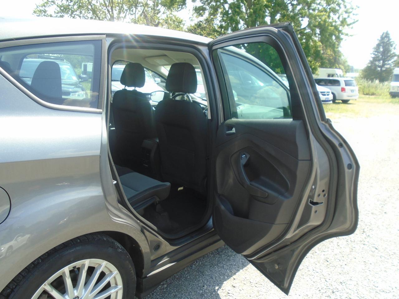 2014 Ford C-MAX 5DR HB SE - Photo #22