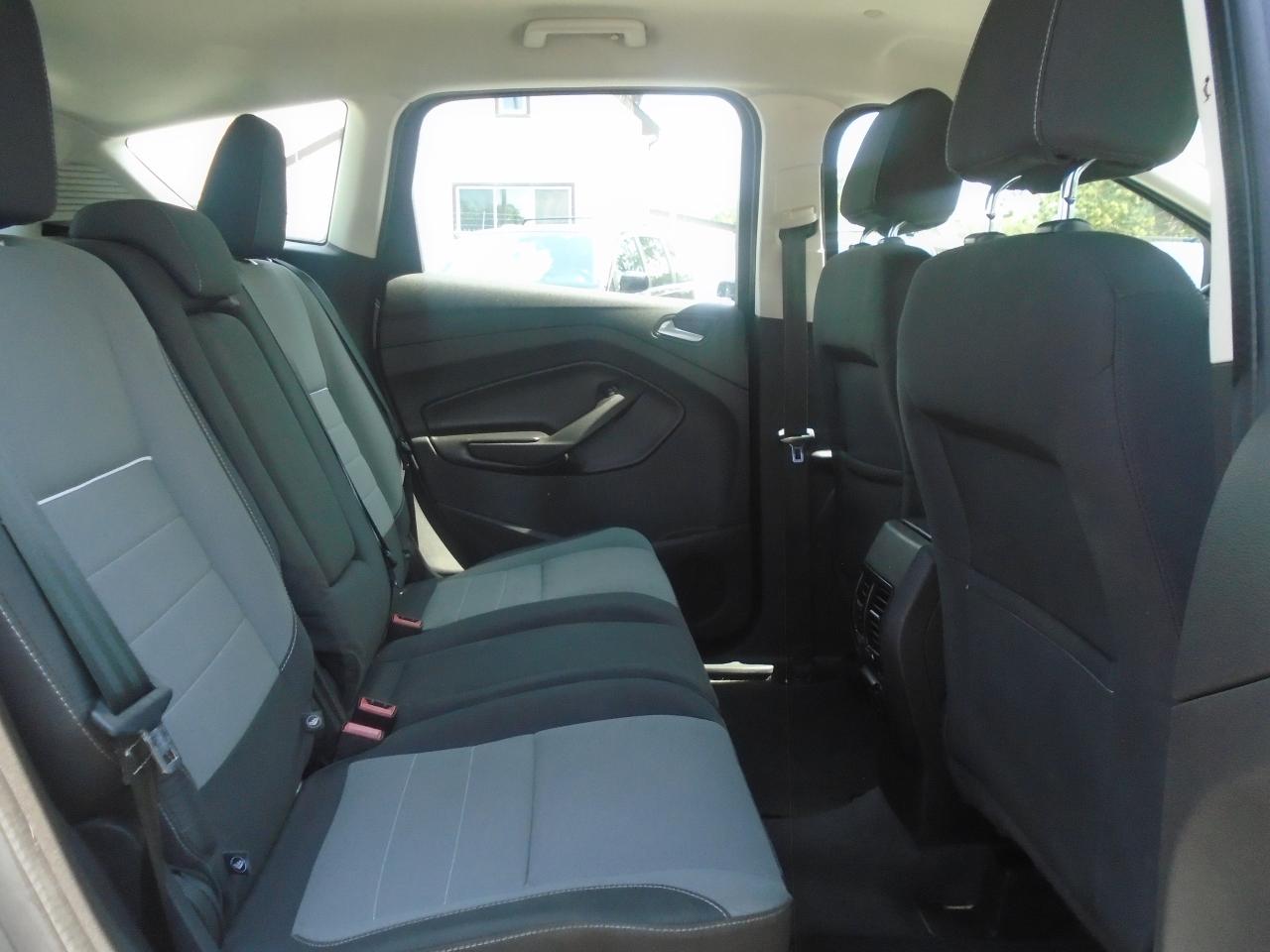 2014 Ford C-MAX 5DR HB SE - Photo #23