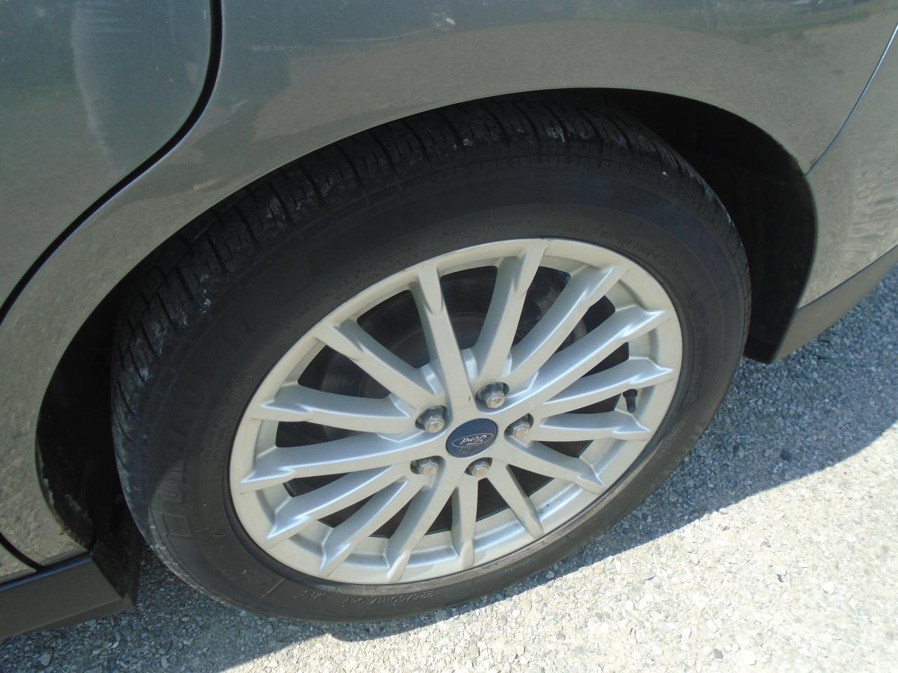 2014 Ford C-MAX 5DR HB SE - Photo #26