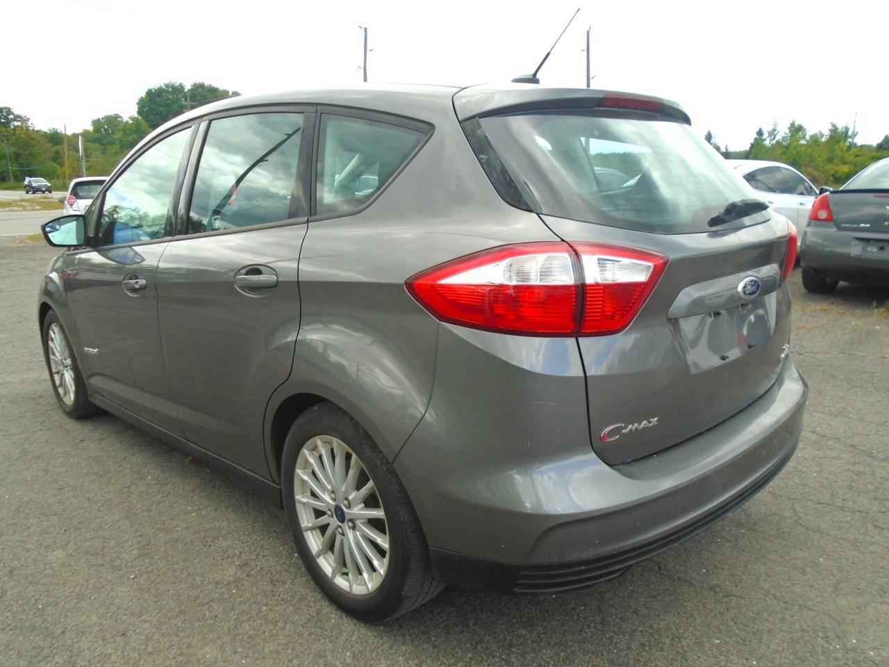 2014 Ford C-MAX 5DR HB SE - Photo #8