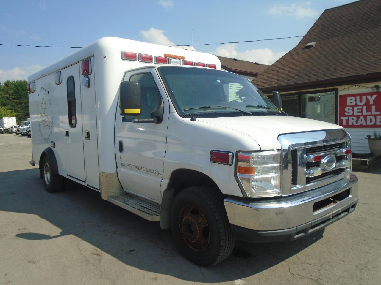 2013 Ford Econoline E-350 Super Duty 158  DRW - Photo #5