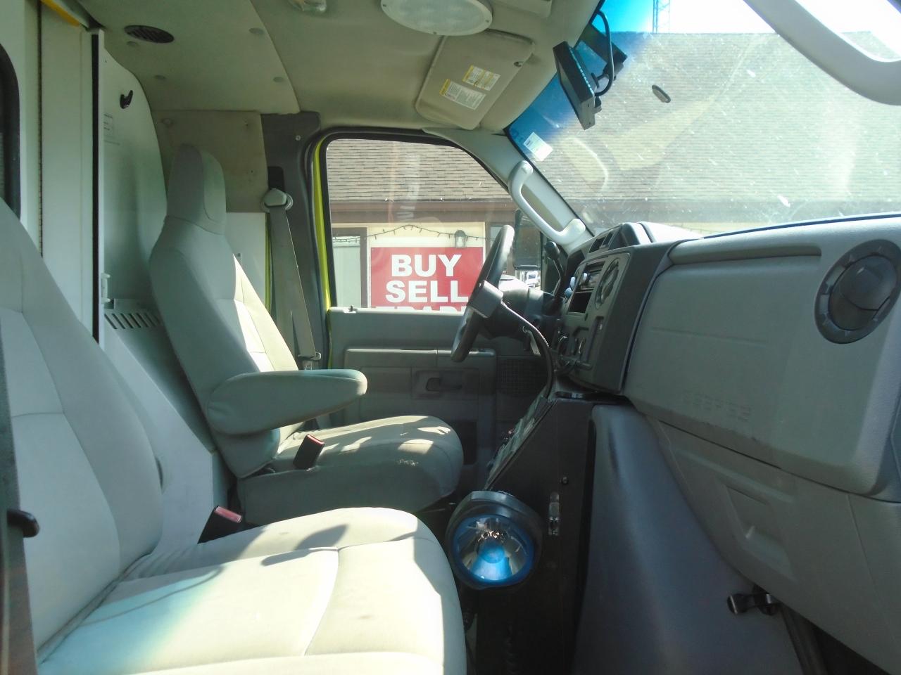 2013 Ford Econoline E-350 Super Duty 158  DRW - Photo #14