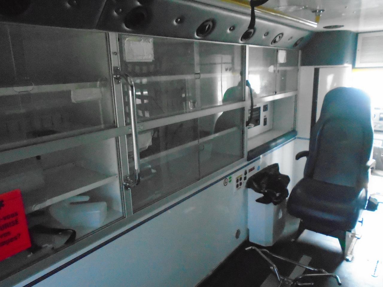 2013 Ford Econoline E-350 Super Duty 158  DRW - Photo #18