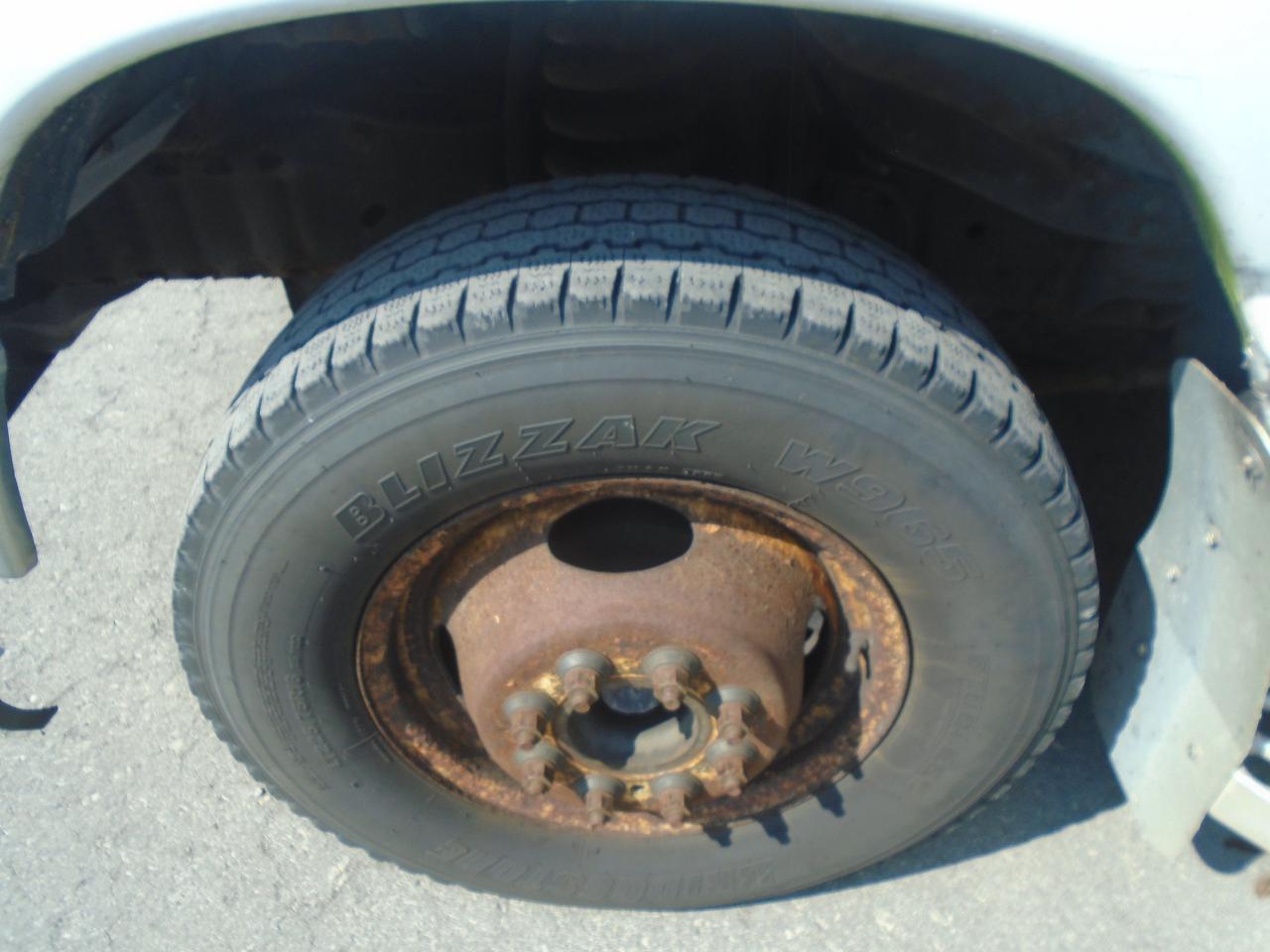 2013 Ford Econoline E-350 Super Duty 158  DRW - Photo #20