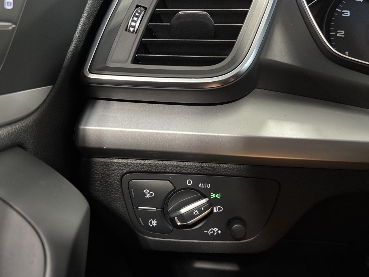 2021 Audi Q5 Komfort|QUATTRO|LEATHER|ALLOYS|BACKUPCAMERA|+++ - Photo #12