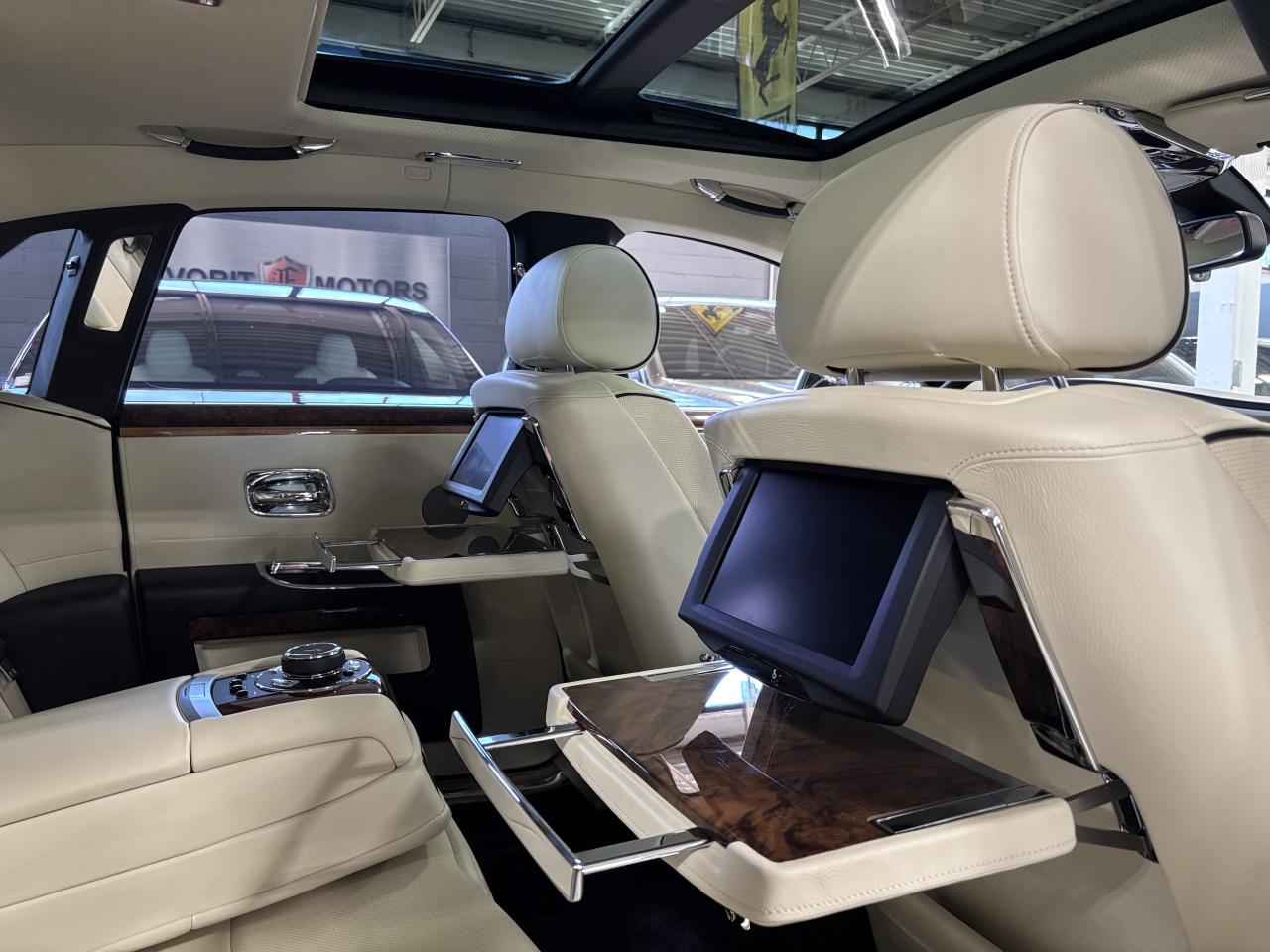 2014 Rolls Royce Ghost V12|RWD|LOWKMS|NAV|WOOD|CREAMSEATS|REARDVD|TRAYS|+ - Photo #13