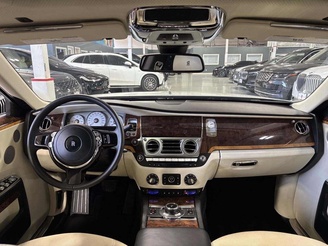 2014 Rolls Royce Ghost V12|RWD|LOWKMS|NAV|WOOD|CREAMSEATS|REARDVD|TRAYS|+ - Photo #15