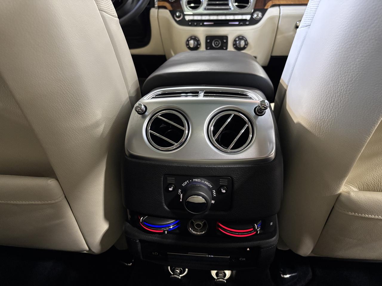2014 Rolls Royce Ghost V12|RWD|LOWKMS|NAV|WOOD|CREAMSEATS|REARDVD|TRAYS|+ - Photo #16
