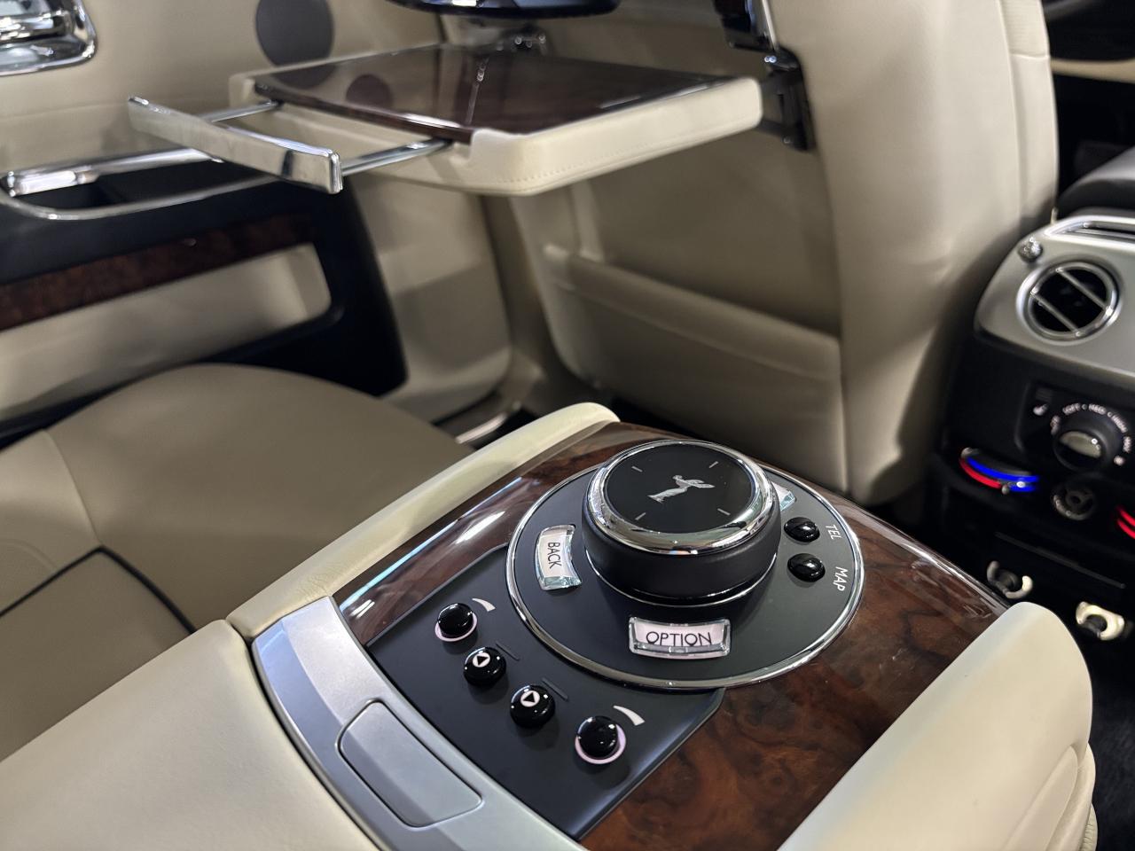 2014 Rolls Royce Ghost V12|RWD|LOWKMS|NAV|WOOD|CREAMSEATS|REARDVD|TRAYS|+ - Photo #17
