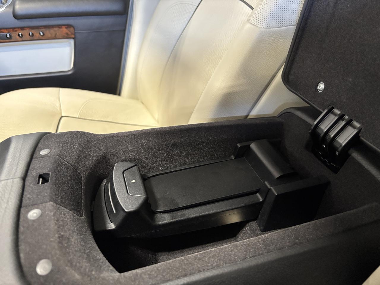 2014 Rolls Royce Ghost V12|RWD|LOWKMS|NAV|WOOD|CREAMSEATS|REARDVD|TRAYS|+ - Photo #29