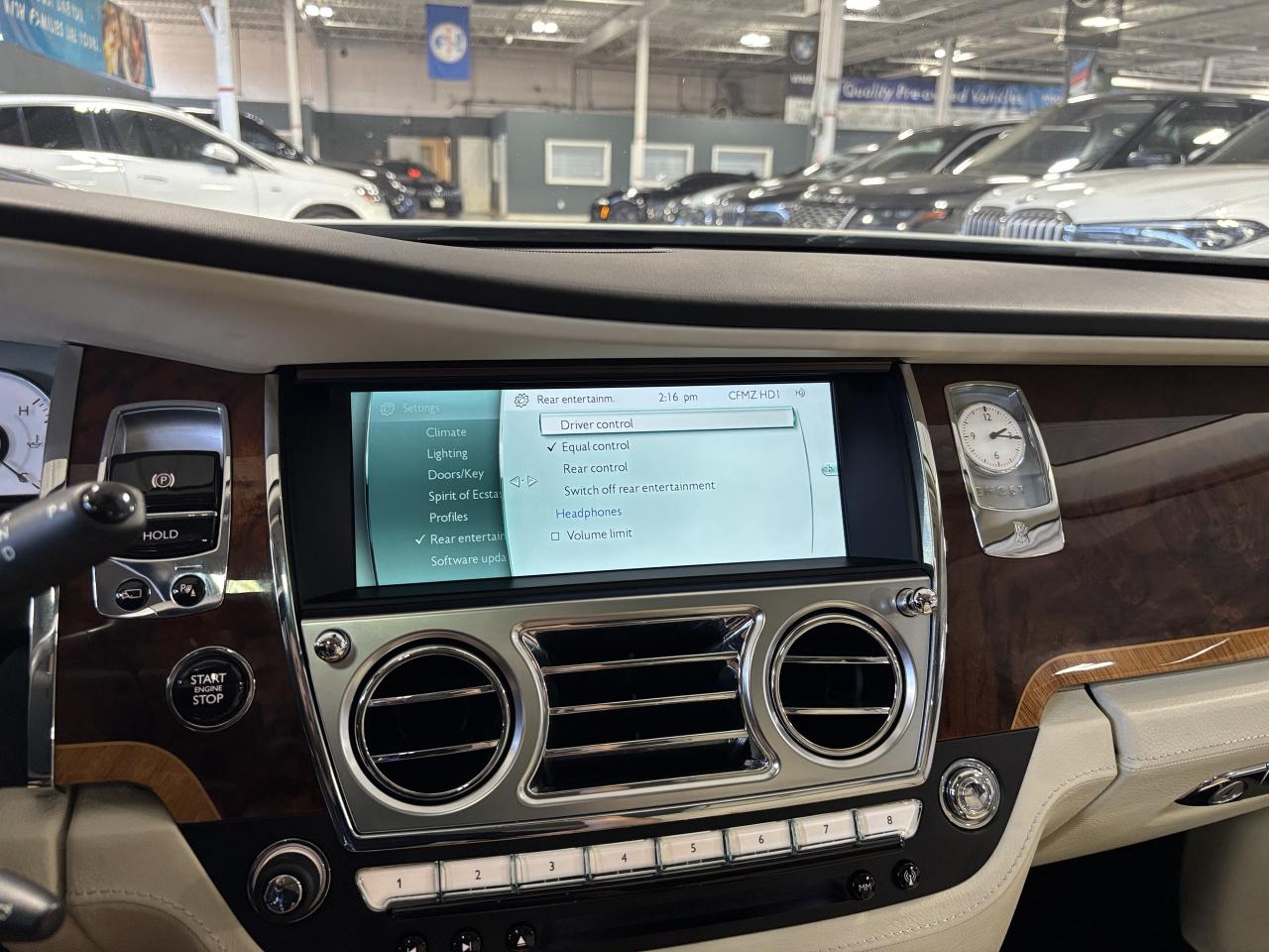 2014 Rolls Royce Ghost V12|RWD|LOWKMS|NAV|WOOD|CREAMSEATS|REARDVD|TRAYS|+ - Photo #42
