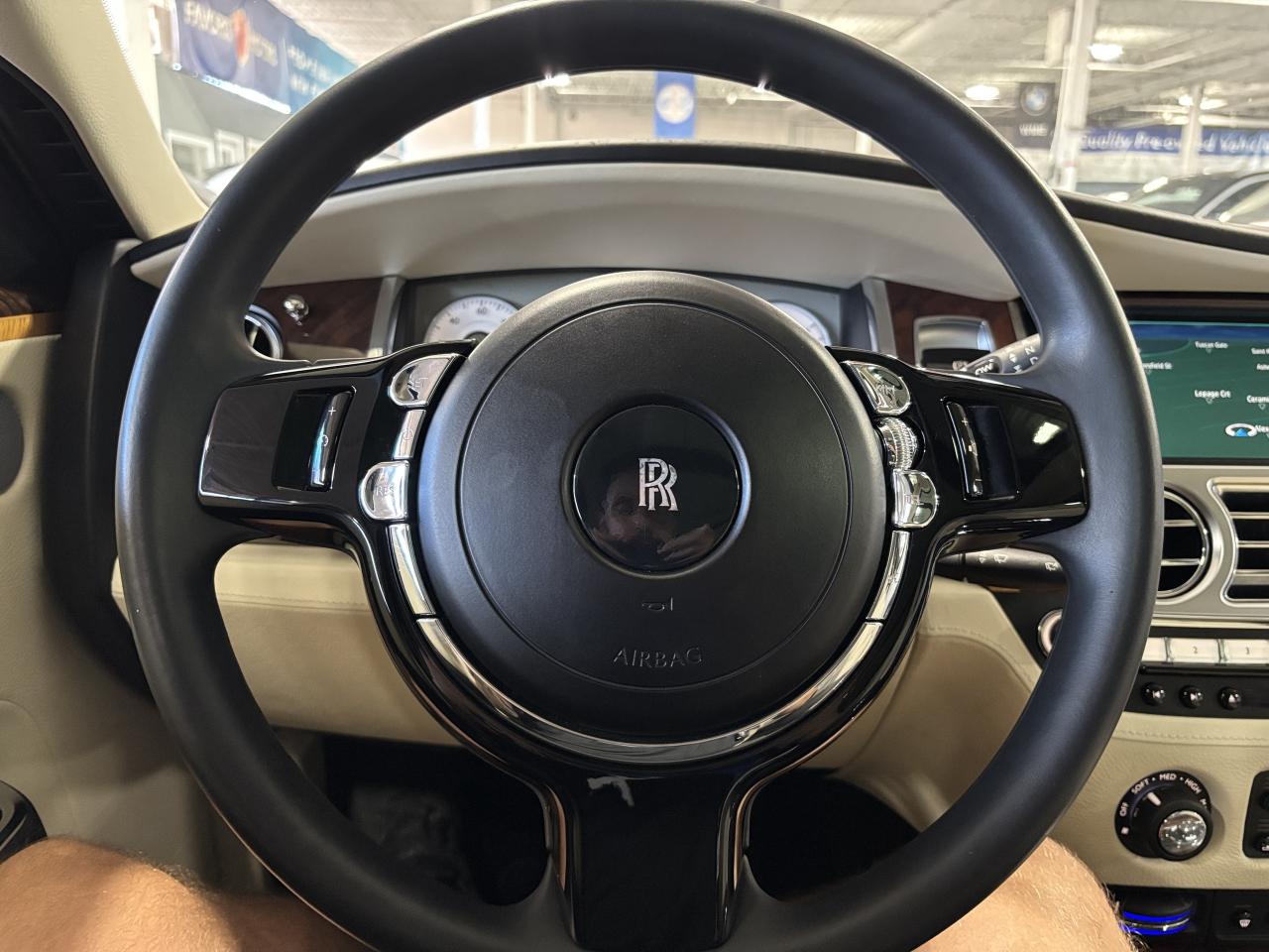 2014 Rolls Royce Ghost V12|RWD|LOWKMS|NAV|WOOD|CREAMSEATS|REARDVD|TRAYS|+ - Photo #44