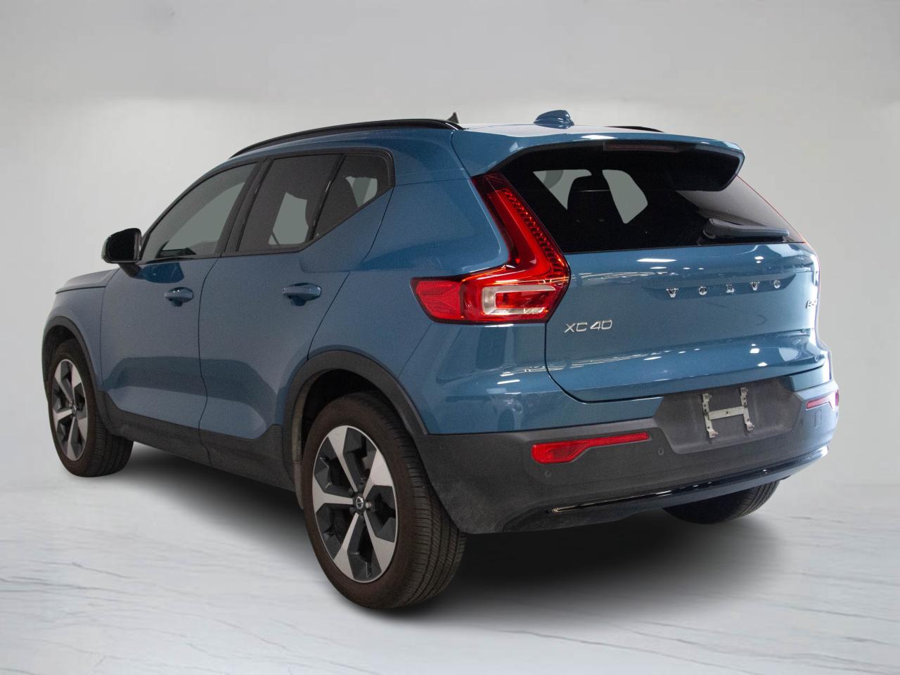 2023 Volvo XC40 ULTIMATE DARK THEME | HARMAN KARDON | PANO Photo4