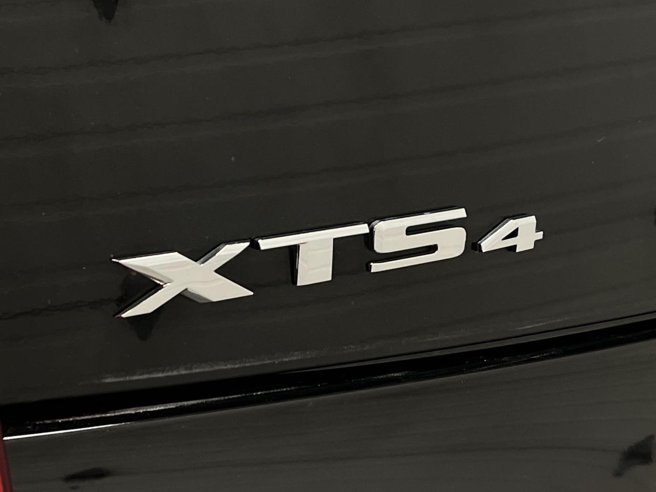 2013 Cadillac XTS PREMIUM AWD |304HP |COOLED LEATHER |PANO ROOF |HUD Photo